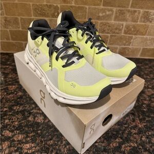 On Cloudrunner Sneaker